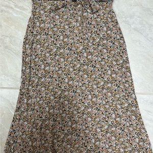 Love,fire brand midi skirt size medium